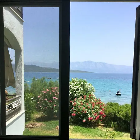Holiday home Lefkada Beachfront Nikiana